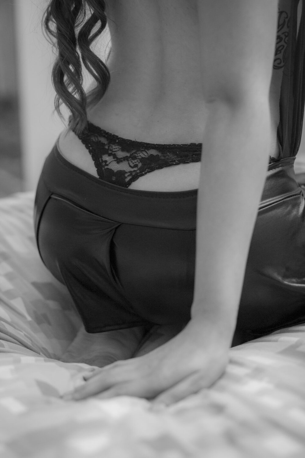 5 Reasons to Book a Boudoir Session Today